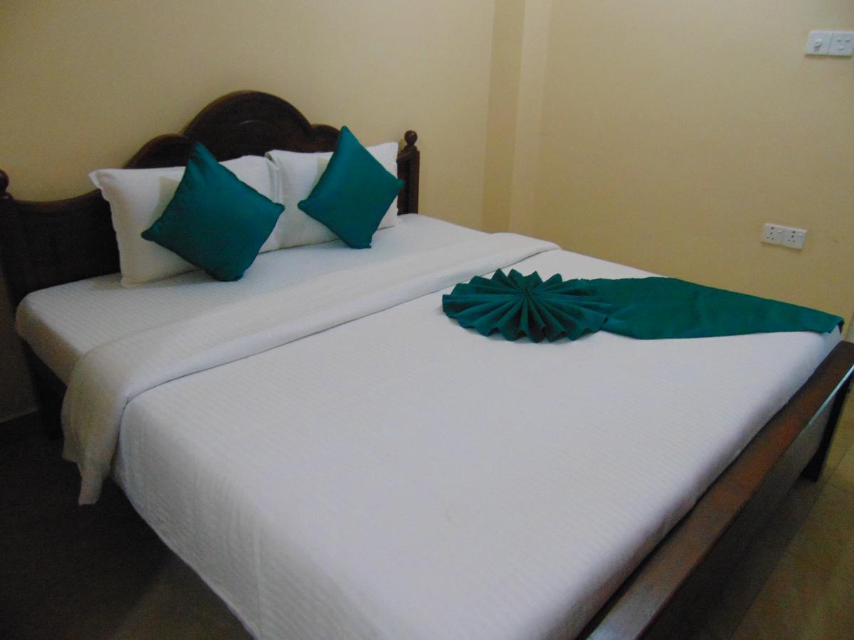 Sri Krishna Bhavan Hotel Hatton Exterior foto